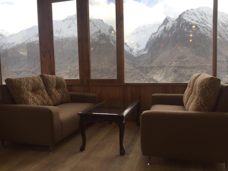 Embassy Villa Suites Karimabad  Eksteriør bilde