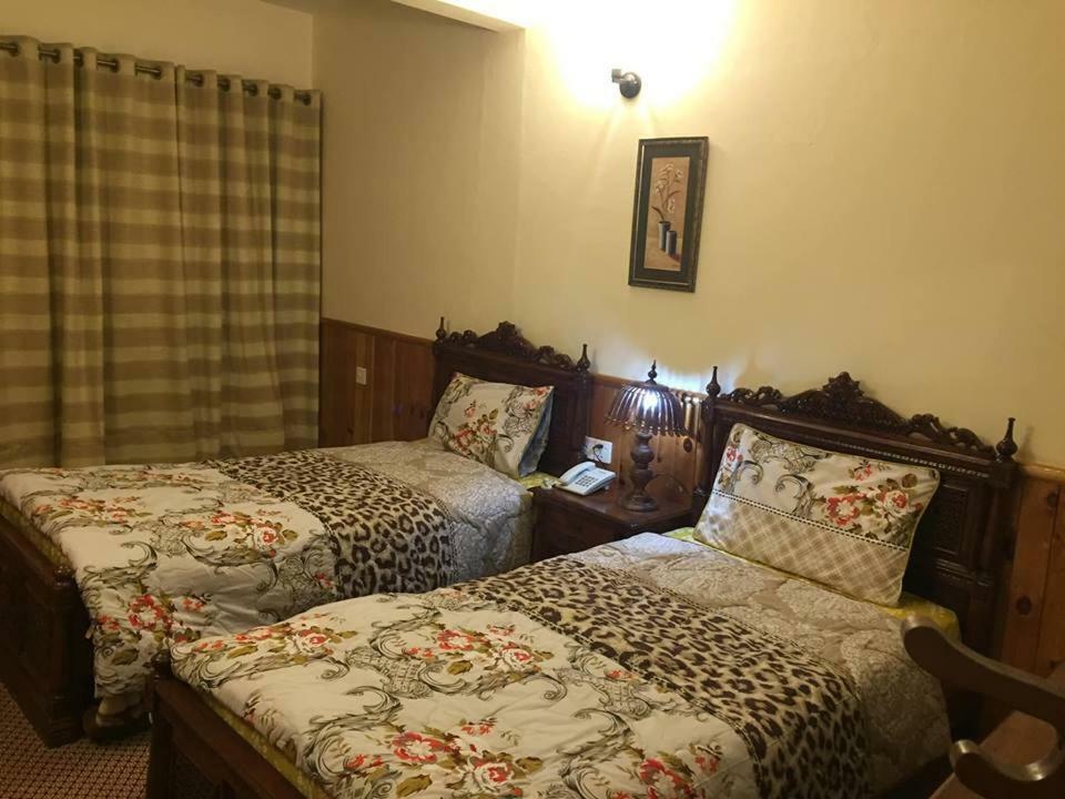 Embassy Villa Suites Karimabad  Eksteriør bilde