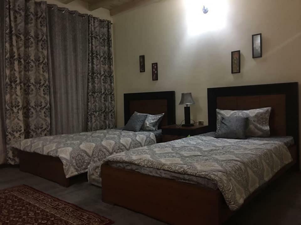 Embassy Villa Suites Karimabad  Eksteriør bilde