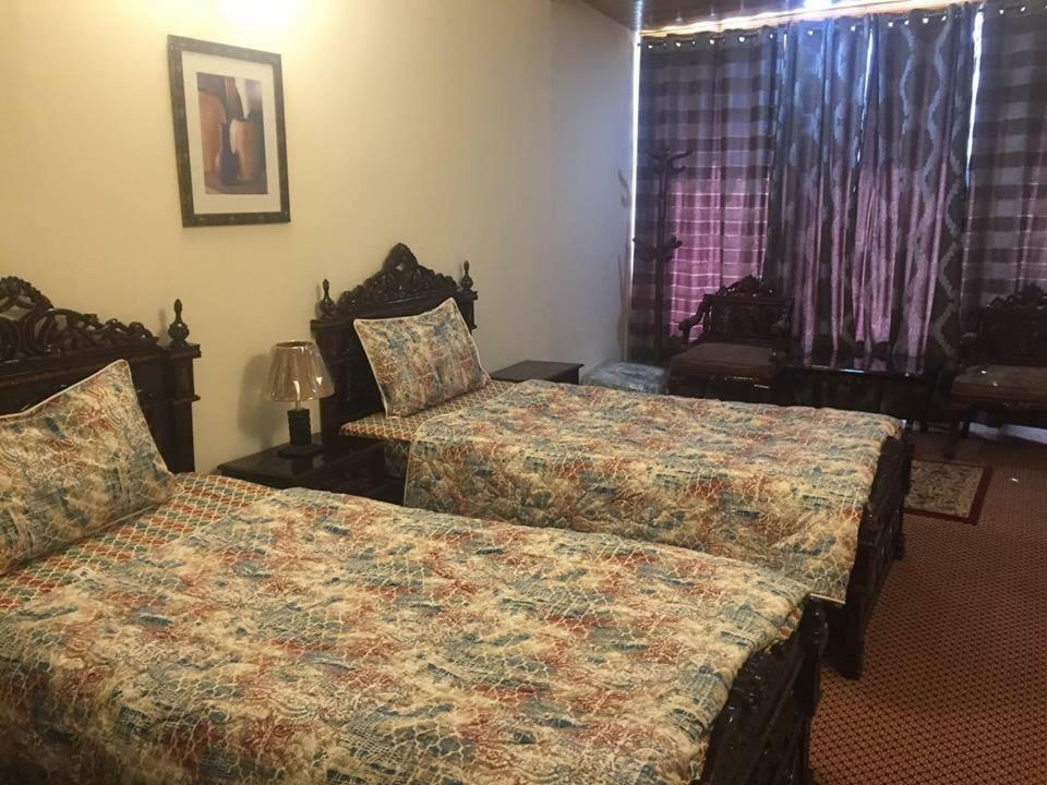 Embassy Villa Suites Karimabad  Eksteriør bilde