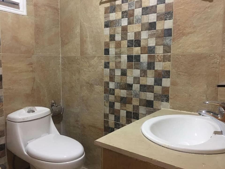 Embassy Villa Suites Karimabad  Eksteriør bilde